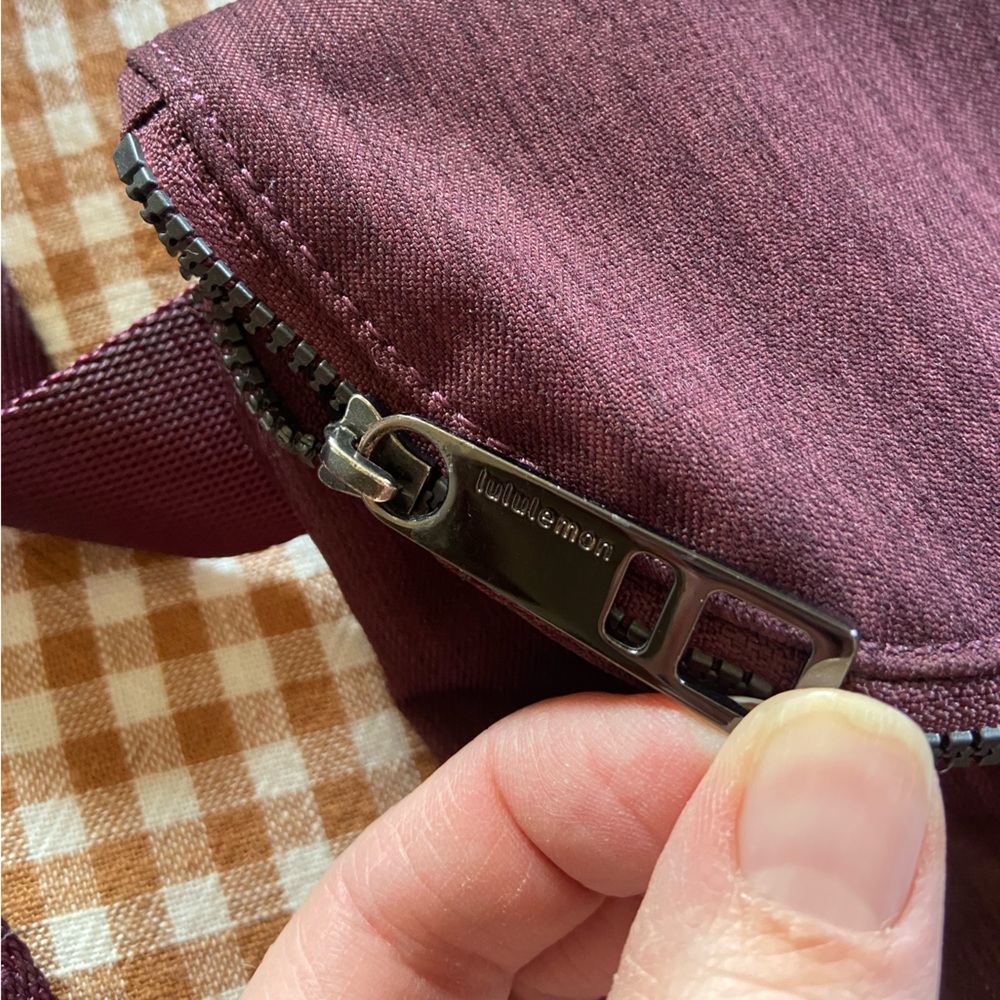 Lululemon crossbody bag - Picture 2 of 7